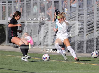 Thumbnail 3 in Farmington vs. Lone Peak (UHSAA 6A Semifinal) photogallery.