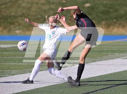 Thumbnail 3 in Farmington vs. Lone Peak (UHSAA 6A Semifinal) photogallery.