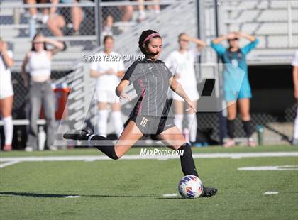 Thumbnail 2 in Farmington vs. Lone Peak (UHSAA 6A Semifinal) photogallery.