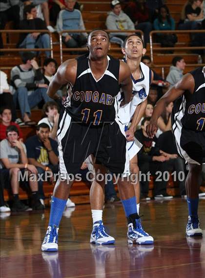 Thumbnail 2 in Price vs. Newark Memorial (MaxPreps Holiday Classic) photogallery.