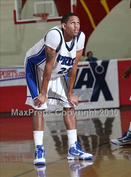Thumbnail 3 in Price vs. Newark Memorial (MaxPreps Holiday Classic) photogallery.