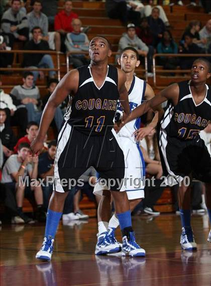 Thumbnail 1 in Price vs. Newark Memorial (MaxPreps Holiday Classic) photogallery.