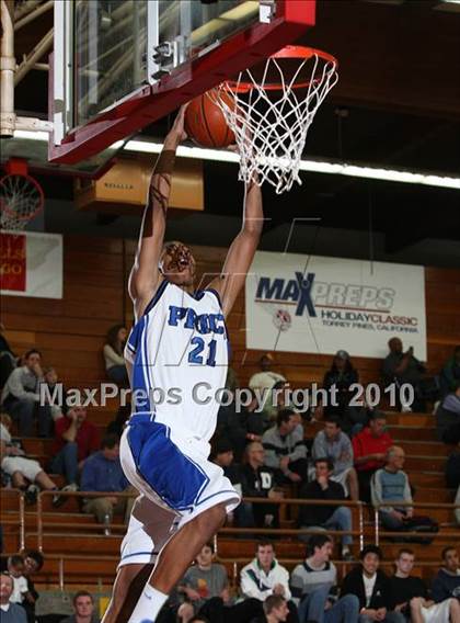 Thumbnail 1 in Price vs. Newark Memorial (MaxPreps Holiday Classic) photogallery.