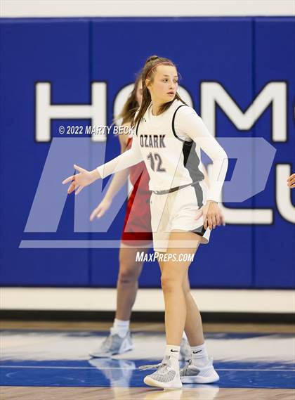 Thumbnail 1 in Central vs Ozark (The 48 Hours of Basketball) photogallery.