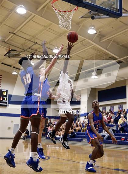 Thumbnail 2 in Chilton County vs Shelby County (AHSAA 5A - Region 6 Tournament) photogallery.