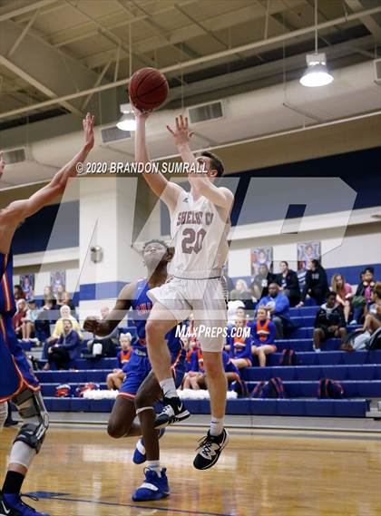 Thumbnail 3 in Chilton County vs Shelby County (AHSAA 5A - Region 6 Tournament) photogallery.