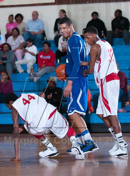 Thumbnail 1 in Garinger @ Olympic (NCHSAA 4A Playoff)  photogallery.