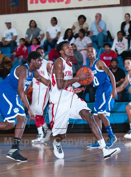 Thumbnail 1 in Garinger @ Olympic (NCHSAA 4A Playoff)  photogallery.