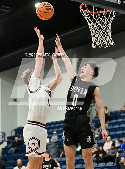 Thumbnail 1 in Perryville vs Dover (AAA 3A-5 district first round) photogallery.