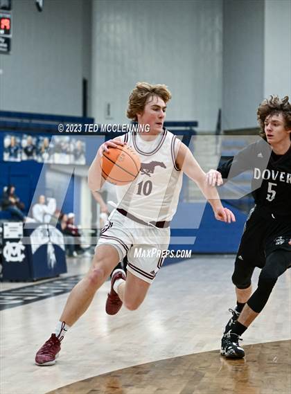Thumbnail 2 in Perryville vs Dover (AAA 3A-5 district first round) photogallery.