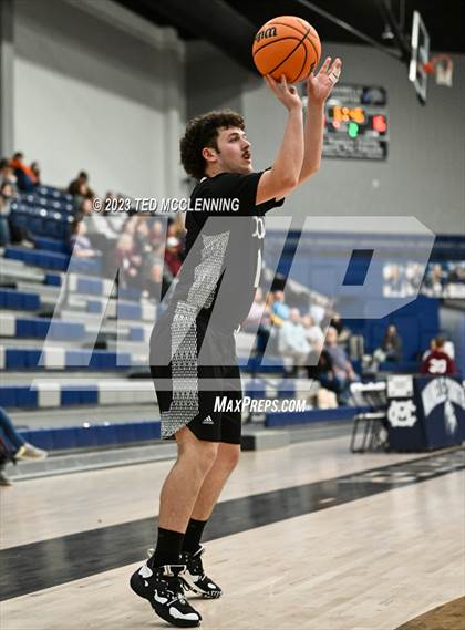 Thumbnail 1 in Perryville vs Dover (AAA 3A-5 district first round) photogallery.