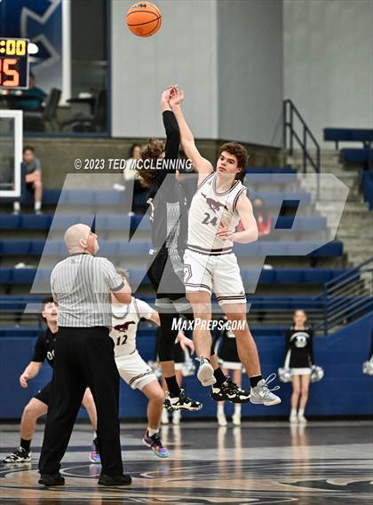 Thumbnail 3 in Perryville vs Dover (AAA 3A-5 district first round) photogallery.