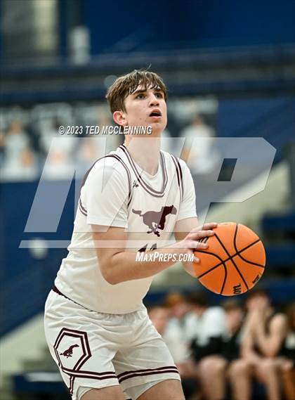 Thumbnail 3 in Perryville vs Dover (AAA 3A-5 district first round) photogallery.
