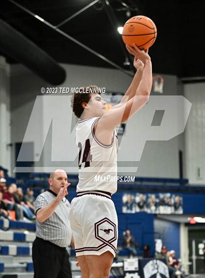 Thumbnail 1 in Perryville vs Dover (AAA 3A-5 district first round) photogallery.