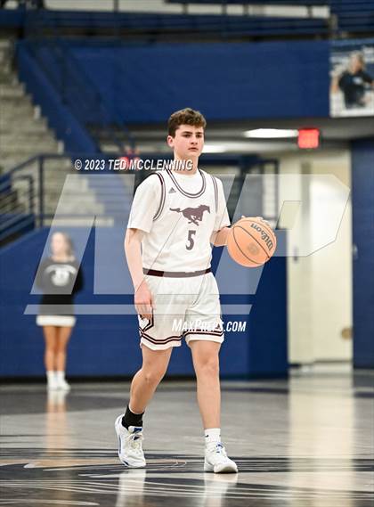 Thumbnail 1 in Perryville vs Dover (AAA 3A-5 district first round) photogallery.