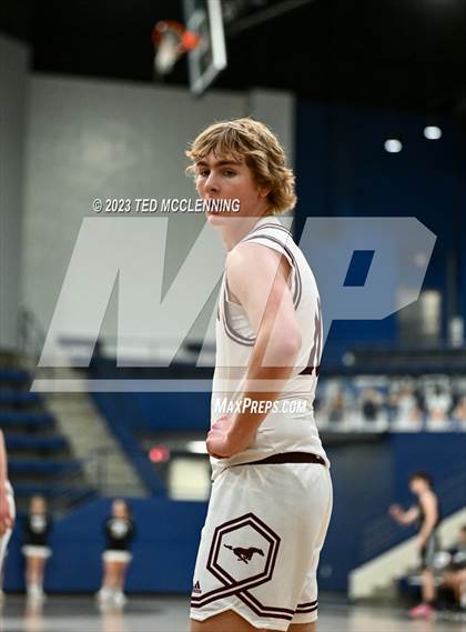 Thumbnail 2 in Perryville vs Dover (AAA 3A-5 district first round) photogallery.