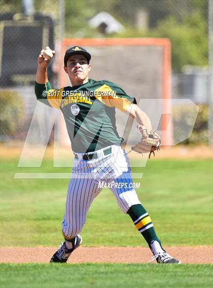 Thumbnail 2 in Arroyo vs. Casa Grande (CIF NCS D2 Final) photogallery.