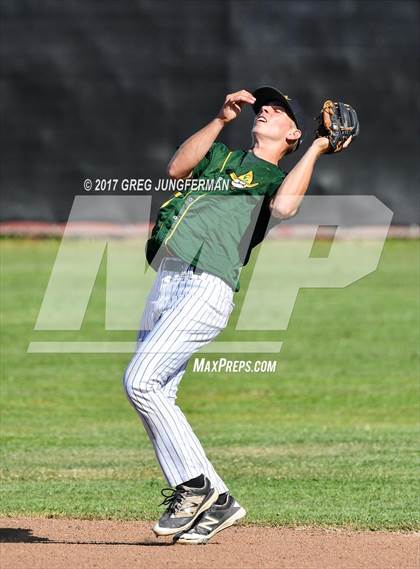 Thumbnail 2 in Arroyo vs. Casa Grande (CIF NCS D2 Final) photogallery.
