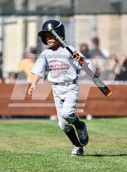 Thumbnail 1 in Arroyo vs. Casa Grande (CIF NCS D2 Final) photogallery.