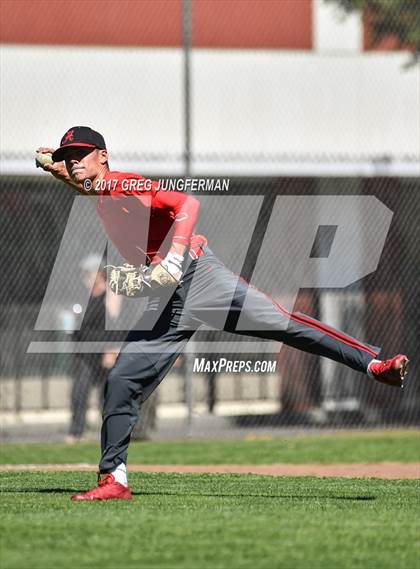 Thumbnail 2 in Arroyo vs. Casa Grande (CIF NCS D2 Final) photogallery.