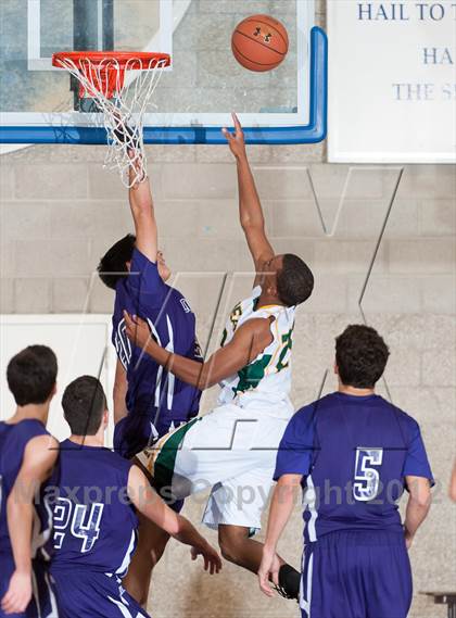 Thumbnail 1 in Spanish Springs vs Brea Olinda (Torrey Pines Holiday Classic) photogallery.