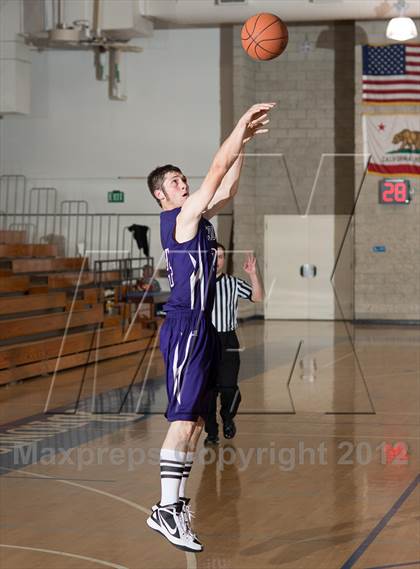 Thumbnail 1 in Spanish Springs vs Brea Olinda (Torrey Pines Holiday Classic) photogallery.