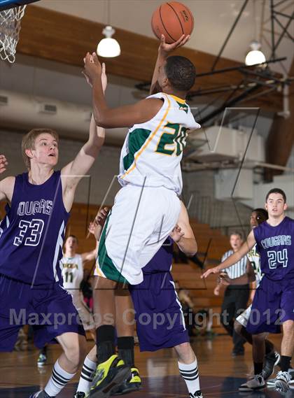 Thumbnail 2 in Spanish Springs vs Brea Olinda (Torrey Pines Holiday Classic) photogallery.