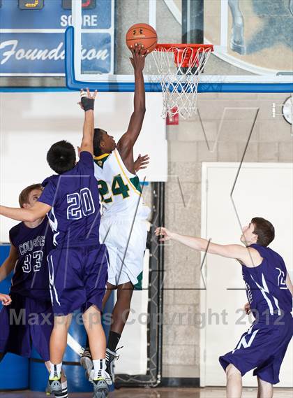 Thumbnail 3 in Spanish Springs vs Brea Olinda (Torrey Pines Holiday Classic) photogallery.