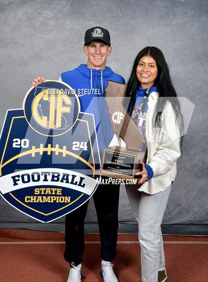 Thumbnail 3 in St. Vincent de Paul (CIF State Div. 4-AA Awards) photogallery.