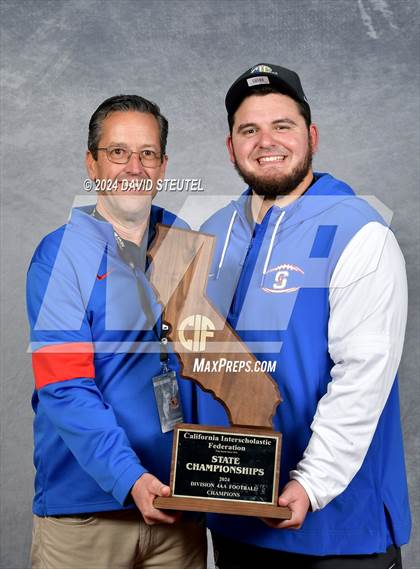 Thumbnail 3 in St. Vincent de Paul (CIF State Div. 4-AA Awards) photogallery.