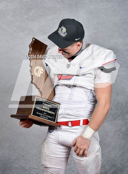 Thumbnail 1 in St. Vincent de Paul (CIF State Div. 4-AA Awards) photogallery.