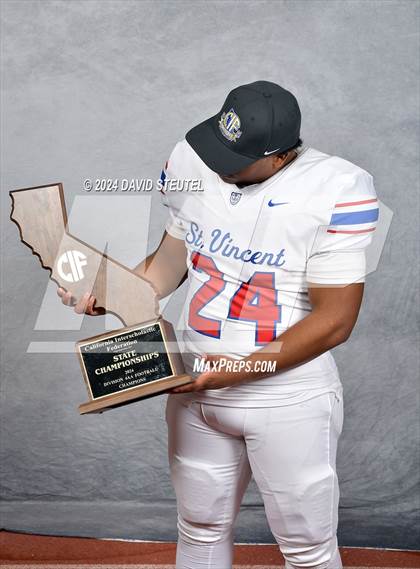 Thumbnail 3 in St. Vincent de Paul (CIF State Div. 4-AA Awards) photogallery.
