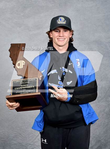 Thumbnail 1 in St. Vincent de Paul (CIF State Div. 4-AA Awards) photogallery.