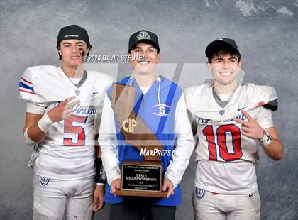 Thumbnail 2 in St. Vincent de Paul (CIF State Div. 4-AA Awards) photogallery.