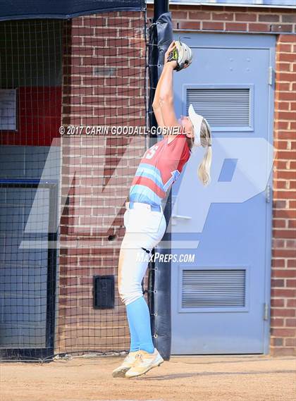 Thumbnail 1 in Whiteville vs. North Stanly (NCHSAA 1A Final, Game 3) photogallery.