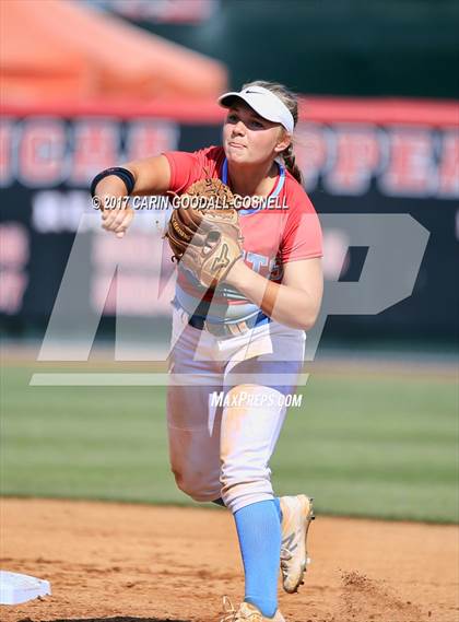 Thumbnail 2 in Whiteville vs. North Stanly (NCHSAA 1A Final, Game 3) photogallery.