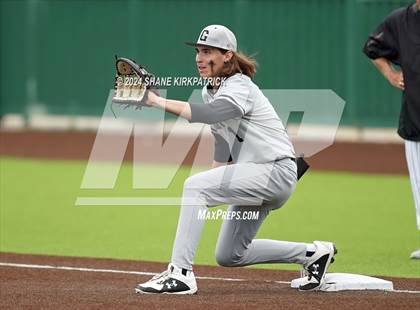 Thumbnail 3 in Malakoff vs Grandview (UIL Bi-District Playoff) photogallery.