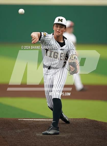 Thumbnail 2 in Malakoff vs Grandview (UIL Bi-District Playoff) photogallery.