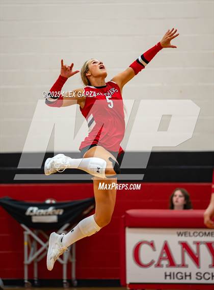 Thumbnail 3 in Clark vs. Lake Travis photogallery.
