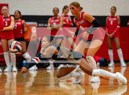 Thumbnail 3 in Clark vs. Lake Travis photogallery.