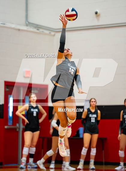 Thumbnail 2 in Clark vs. Lake Travis photogallery.