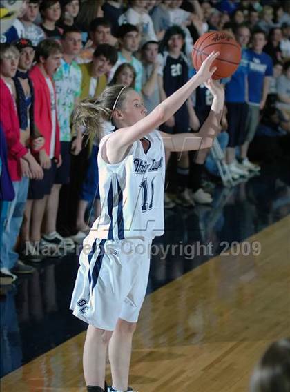Thumbnail 3 in Ohio County vs Muhlenberg North (3rd Region Championship) photogallery.