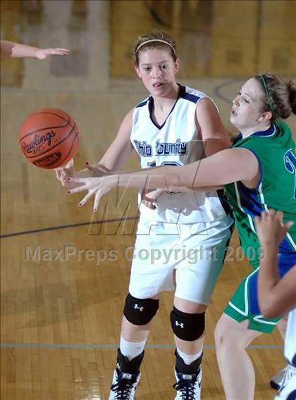 Thumbnail 2 in Ohio County vs Muhlenberg North (3rd Region Championship) photogallery.