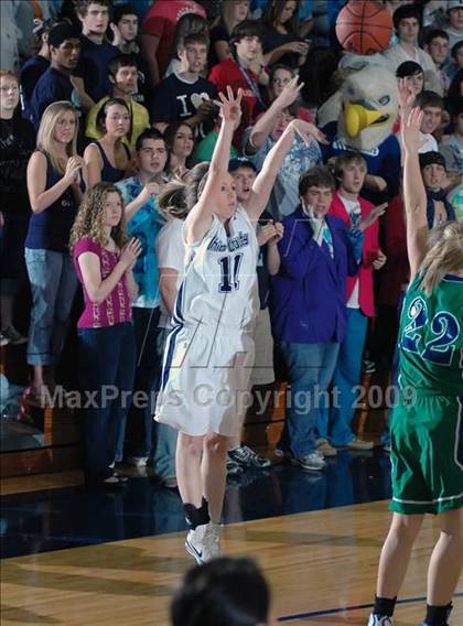 Thumbnail 2 in Ohio County vs Muhlenberg North (3rd Region Championship) photogallery.
