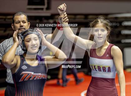 Thumbnail 3 in Sanger Apache Invitational photogallery.