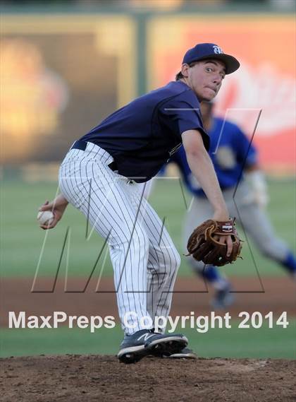 Thumbnail 2 in Santa Margarita vs. Trabuco Hills (CIF-SS D1 Semi Final) photogallery.
