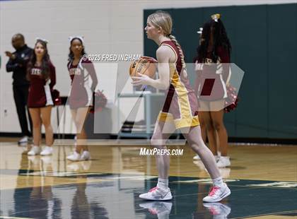 Thumbnail 1 in Langley @ Oakton (VHSL Class 6D Regional Final) photogallery.