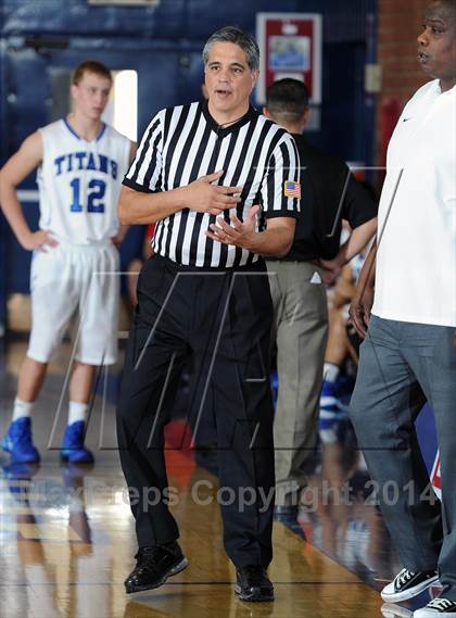 Thumbnail 1 in San Marino vs. Beverly Hills  (Lancer Hoops Classic Showcase) photogallery.