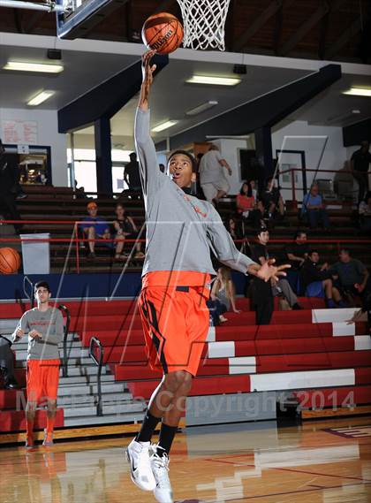 Thumbnail 1 in San Marino vs. Beverly Hills  (Lancer Hoops Classic Showcase) photogallery.