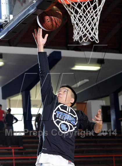 Thumbnail 3 in San Marino vs. Beverly Hills  (Lancer Hoops Classic Showcase) photogallery.